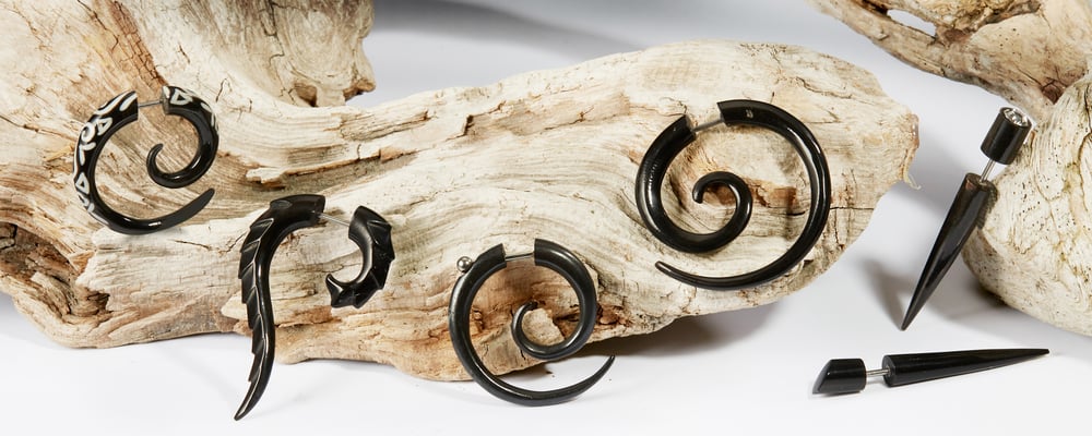 Soul-Cats 2 Fake Plugs Fake Plug Tunnel Piercing Orecchini Anello
