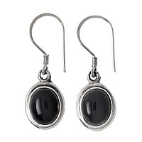 Silver earrings with stones with Black onyx. Width:11mm. Length:14mm.