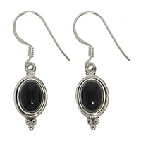 Silver earrings with stones with Black onyx. Length:14mm. Width:9mm.