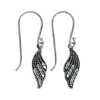 Silver earrings with zirconia. Width:6mm. Length:14mm.  Wings