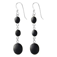 Orecchini pendenti d'argento con Onice nero. Larghezza:10mm. Lunghezza:40mm.