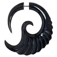 Fake-Plug out of Surgical Steel 316L and Buffalo horn. Bar length:5mm. Width:37mm. Cross-section:1,2mm.  Tribal pattern Spiral Wings