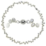 Perlen Halskette mit Ssswasserperle und Kupfer mit Silberbeschichtung. Breite:17mm. Mit Magnetverschluss.