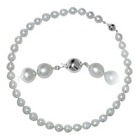 Pearl necklace out of Silver 925 with Fresh water pearl. Cross-section:ca,9mm.