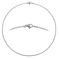 Collana in Acciaio inox. Sezione:1,7mm. Lunghezza:50cm. Diametro trasversale minimo:1,5mm. Diametro longitudinale minimo:3,5mm.