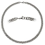 Stainless steel necklace Width:7,5mm. Minimal transverse diameter:3mm. Minimal longitudinal diameter:7,9mm. Shiny. Flat.