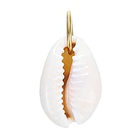 Stainless steel pendant with PVD-coating (gold color) and Sea shell. Width:13mm.