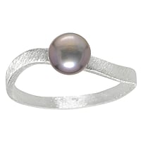 Parels Silver ring uit Zilver 925 met Zoetwaterparels. Breedte:6,6mm. Mat geslepen.  golf