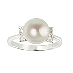 Silver ring with pearls with Fresh water pearl and Crystal. Diameter:10mm.