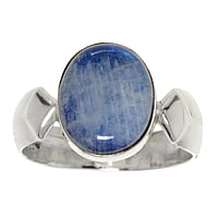 Stenen-ring uit Zilver 925 met Blauwe maansteen. Breedte:9mm. Glanzend.  streep lijn ribbels driehoek