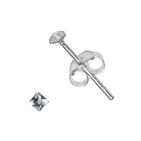 Silver ear studs with Crystal. Width:2,2mm.