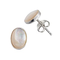 Silver ear studs with Sea shell. Width:7mm. Length:9mm.
