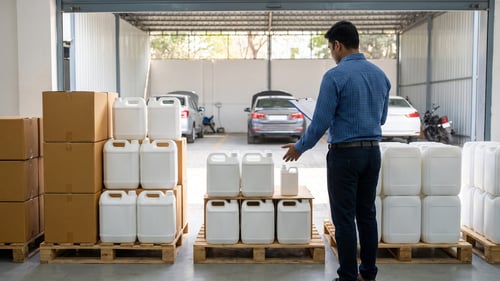 Bulk Auto Care Products: The Undaunted Advantage for Car Wash & Detailing Pros