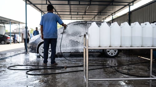 Car Wash Chemicals in Bulk: The 5 Litre Guide for Professional Car Washes