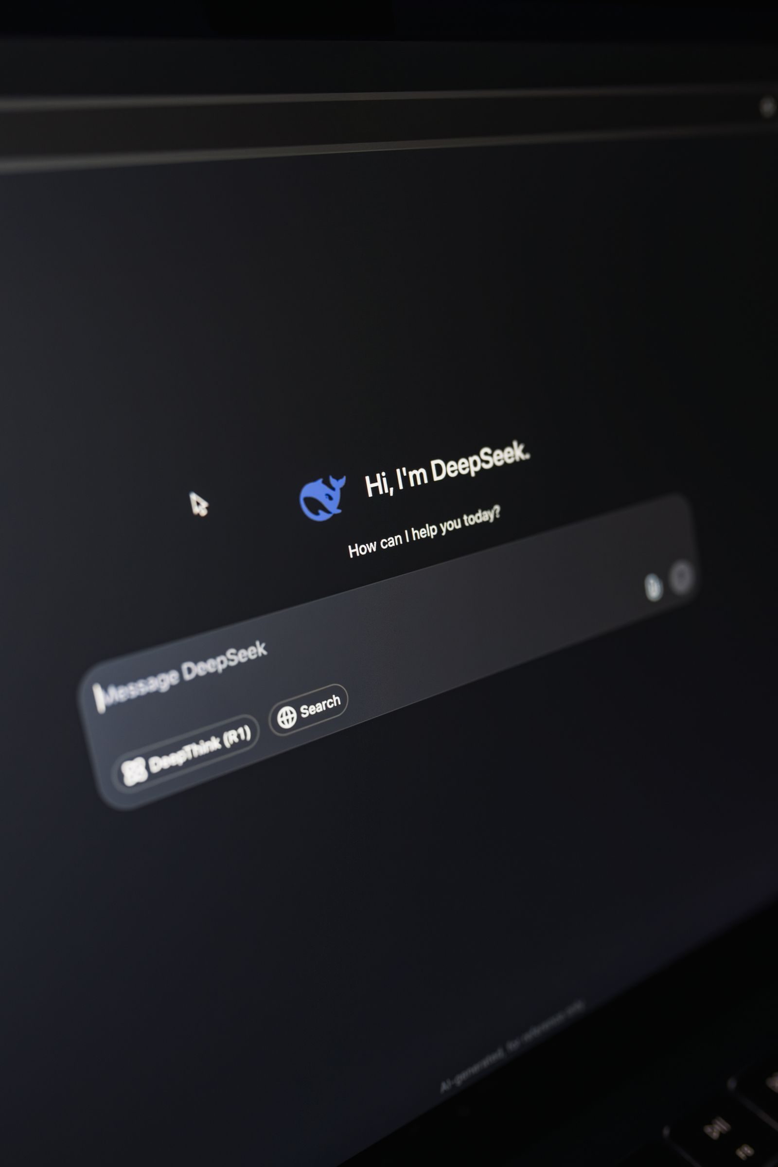 KI-Chat-Oberfläche mit Suchfunktion auf einem Laptop-Bildschirm