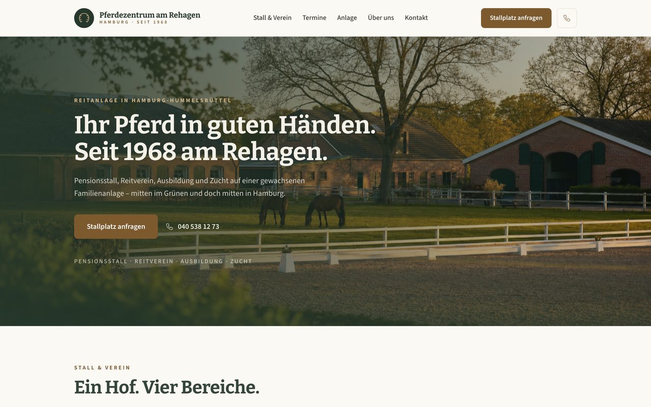 Pferdezentrum am Rehagen Webseite auf einem Monitor