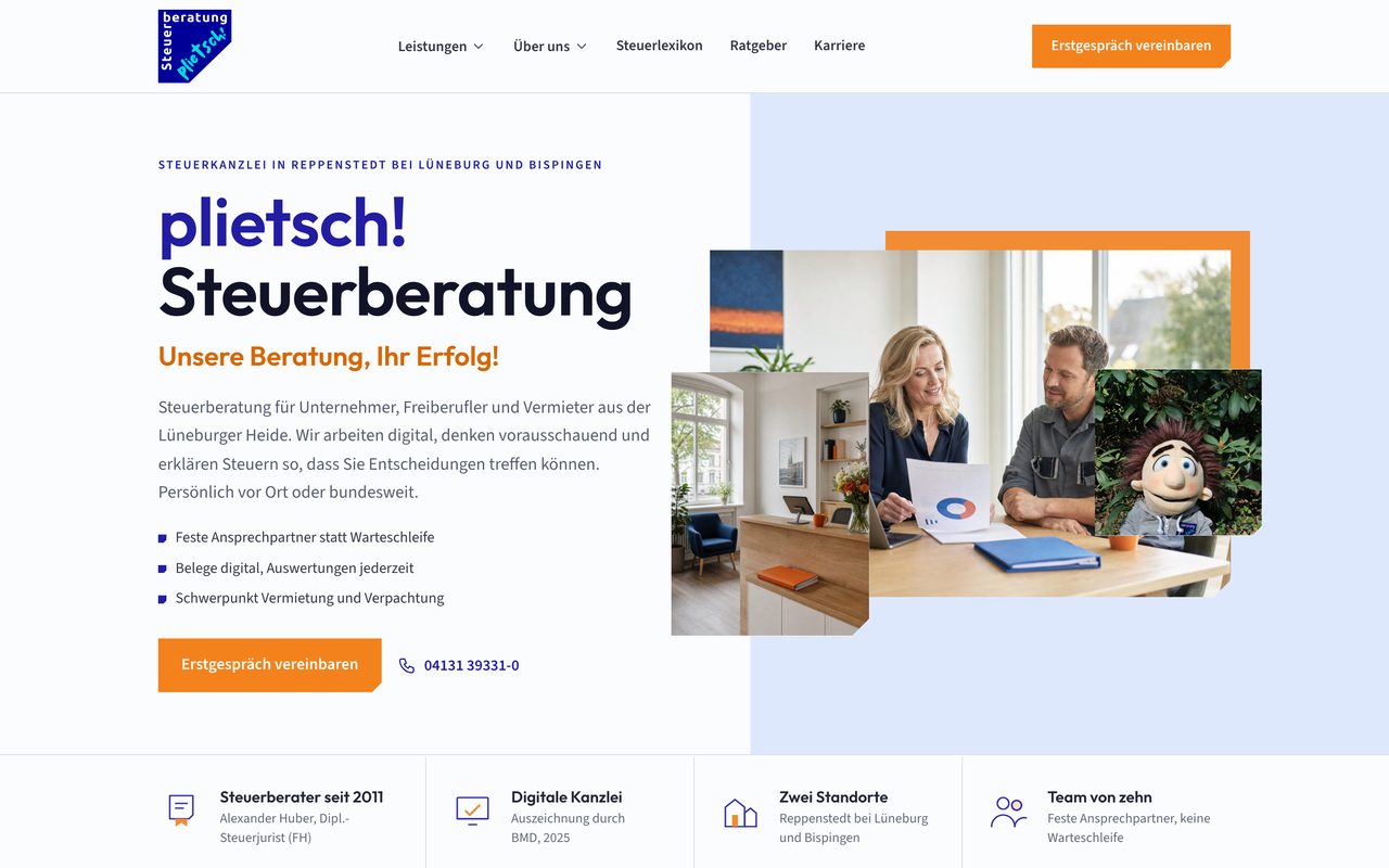 plietsch! Steuerberatung Webseite auf einem Monitor