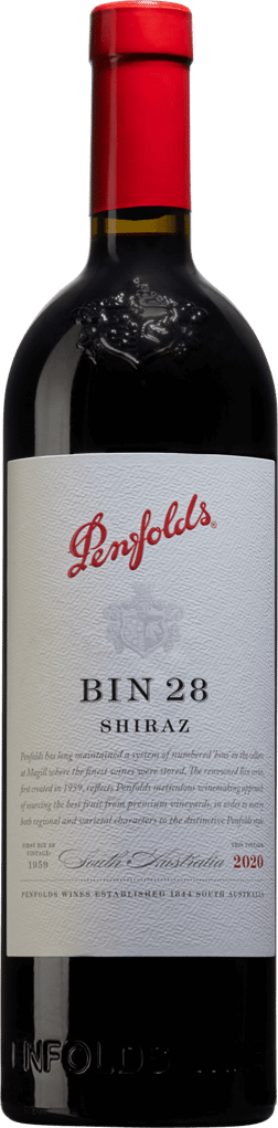 En glasflaska med Penfolds Bin 28 Shiraz 2021, ett rött vin från South Australia i Australien