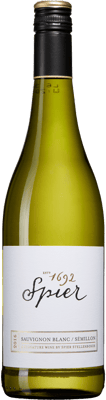 En lättare glasflaska med Spier Signature Sauvignon Blanc Sémillon, ett vitt vin från Western Cape i Sydafrika