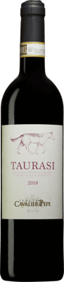 En glasflaska med Taurasi Tenuta Cavalier Pepe, ett rött vin från Kampanien i Italien