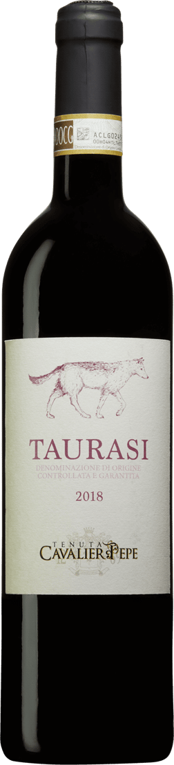 En glasflaska med Tenuta Cavalier Pepe Taurasi 2018, ett rött vin från Kampanien i Italien