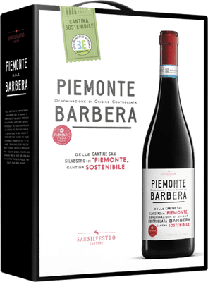 En box med Piemonte Barbera, ett rött vin från Piemonte i Italien