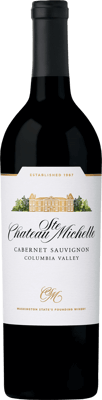 En lättare glasflaska med Chateau Ste Michelle Cabernet Sauvignon, ett rött vin från Washington State i USA