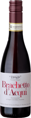 En glasflaska med Brachetto d´Acqui Braida 2021, ett rött vin från Piemonte i Italien