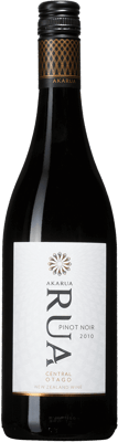 En lättare glasflaska med Rua Pinot Noir, ett rött vin från Central Otago i Nya Zeeland