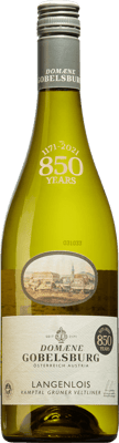 En lättare glasflaska med Domaene Gobelsburg Langenlois Grüner Veltliner 2019, ett vitt vin från Niederösterreich i Österrike