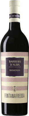 En glasflaska med Fontanafredda Raimonda Barbera d'Alba 2019, ett rött vin från Piemonte i Italien