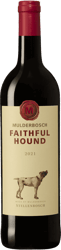 En flaska med Mulderbosch Faithful Hound, ett rött vin från Western Cape i Sydafrika