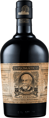 En flaska med Diplomático Selección de Familia, ett mörk rom från Venezuela