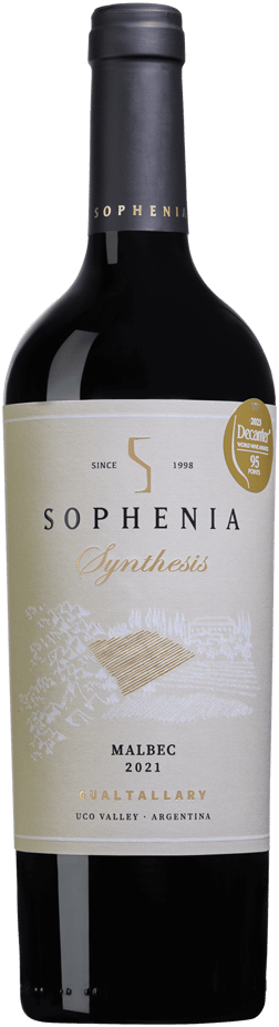 En glasflaska med Sophenia Synthesis Malbec 2021, ett rött vin från Cuyo i Argentina