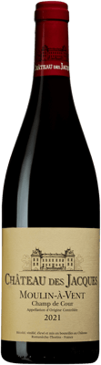 En flaska med Moulin-à-Vent Champs du Coeur, ett rött vin från Bourgogne i Frankrike