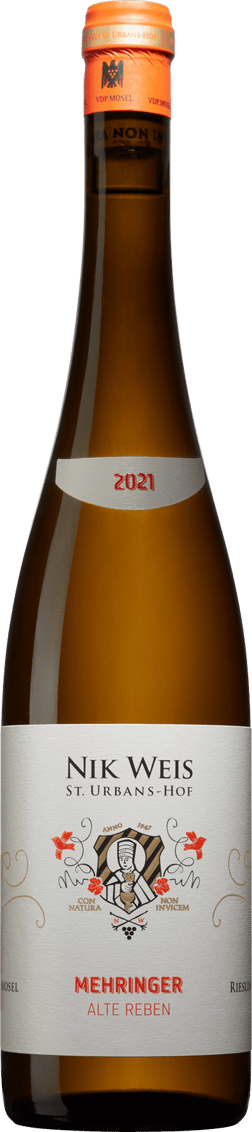 En glasflaska med Nik Weis Mehringer Alte Reben Riesling 2022, ett vitt vin från Mosel i Tyskland