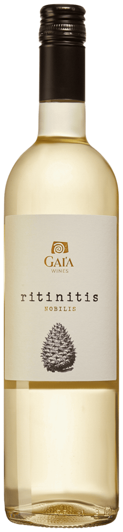 En glasflaska med Gaia Ritinitis Nobilis Retsina, ett vitt vin från Retsina i Grekland