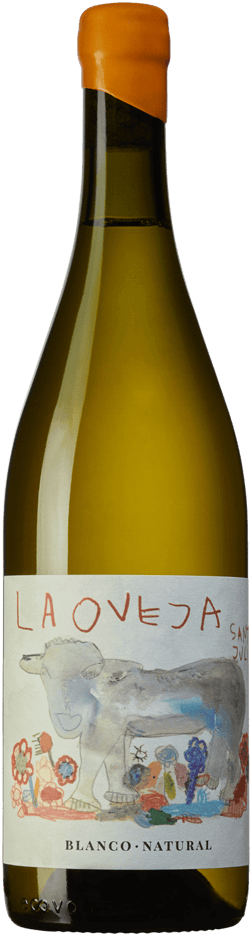 En lättare glasflaska med La Oveja Torrontés Natural 2023, ett vitt vin från Cuyo i Argentina