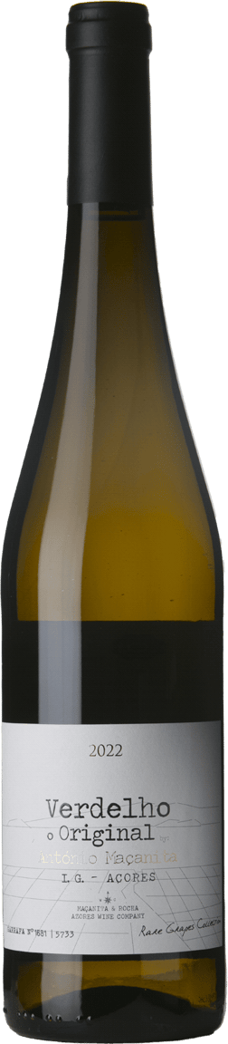 En glasflaska med Azores Wine Company Verdelho O Original 2022, ett vitt vin från Azorerna i Portugal