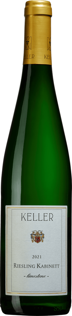 En glasflaska med Keller Limestone Riesling Kabinett Goldkapsel 2022, ett vitt vin från Rheinhessen i Tyskland
