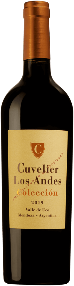 En glasflaska med Cuvelier los Andes Coleccion 2019, ett rött vin från Cuyo i Argentina