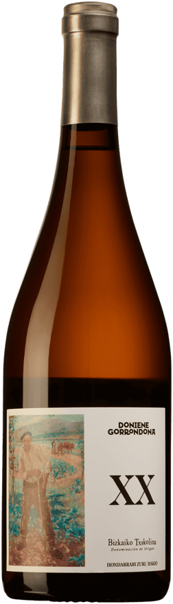 En glasflaska med Doniene Gorrondona XX 2020, ett vitt vin från Baskien i Spanien