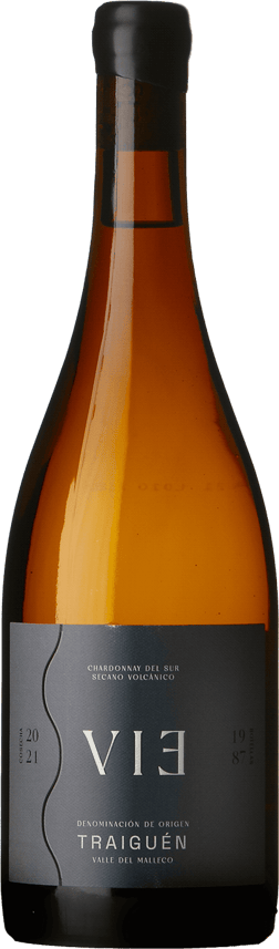 En glasflaska med Ortúzar y Poblete Vie Chardonnay 2021, ett vitt vin från Région del Sur i Chile