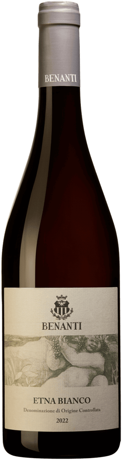 En glasflaska med Benanti Etna Bianco 2022, ett vitt vin från Sicilien i Italien