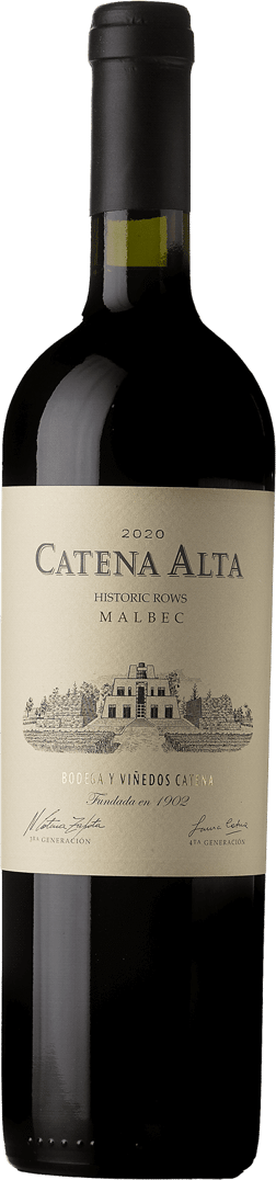 En glasflaska med Catena Alta Malbec 2020, ett rött vin från Cuyo i Argentina