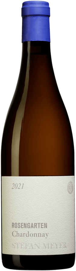 En glasflaska med Stefan Meyer Chardonnay Rhodther Rosengarten 2021, ett vitt vin från Pfalz i Tyskland