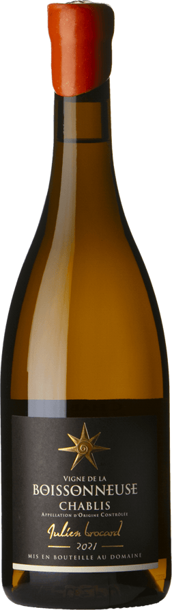 En glasflaska med Julien Brocard Chablis Boissonneuse 2021, ett vitt vin från Bourgogne i Frankrike
