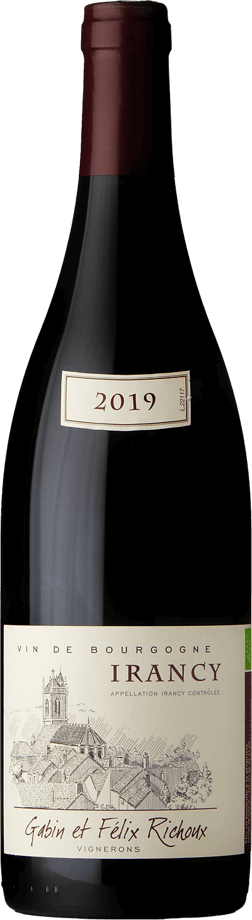 En glasflaska med Gabin et Felix Richoux Irancy Rouge 2019, ett rött vin från Bourgogne i Frankrike