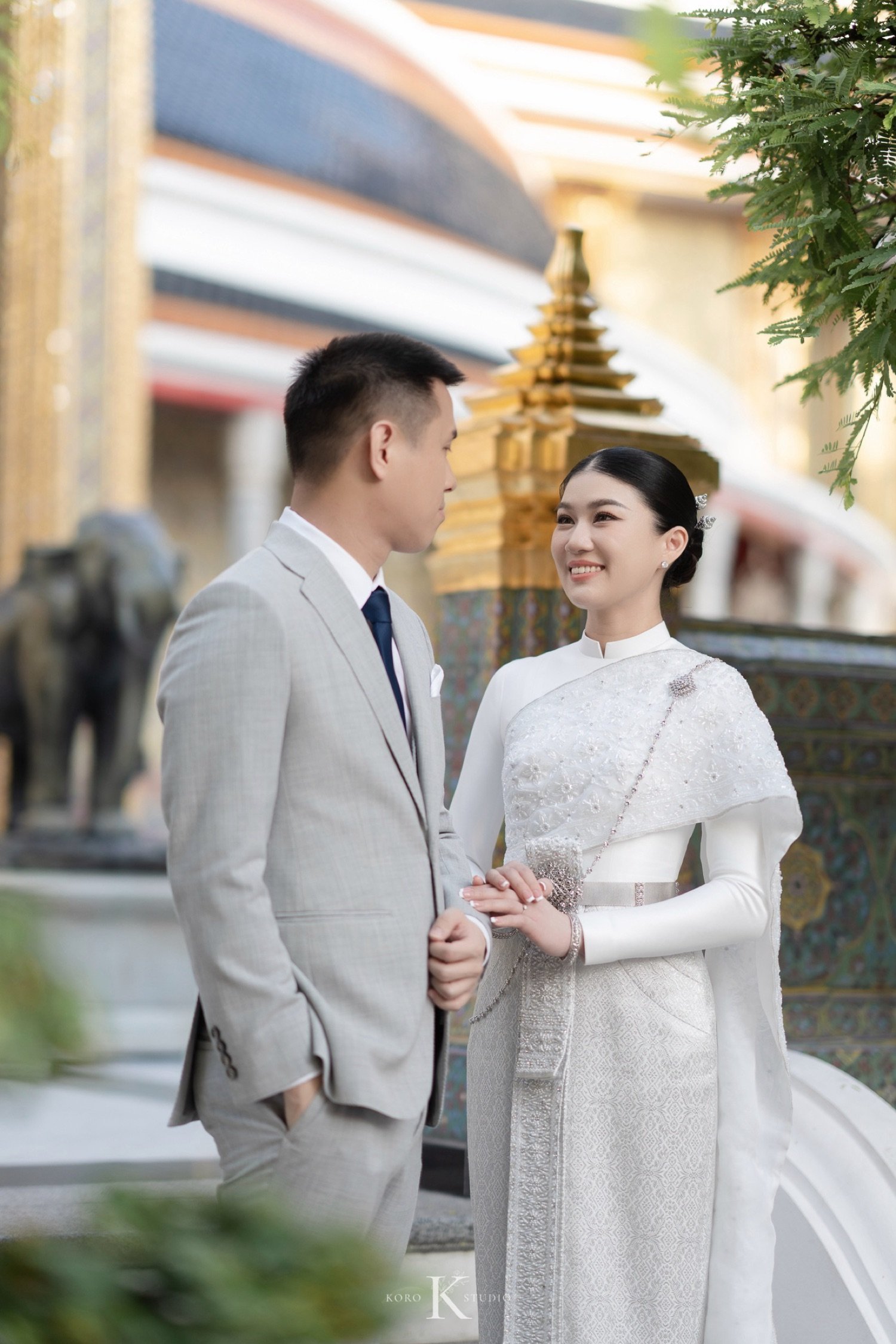 ถ่ายภาพงานแต่งงานที่วัดราชบพิธฯ: ความสง่างามที่เรียบง่ายและเต็มไปด้วยความสุข 24 pear thailand wedding photos wat ratchabophit 37 ถ่ายภาพงานแต่งงานที่วัดราชบพิธฯ: ความสง่างามที่เรียบง่ายและเต็มไปด้วยความสุข