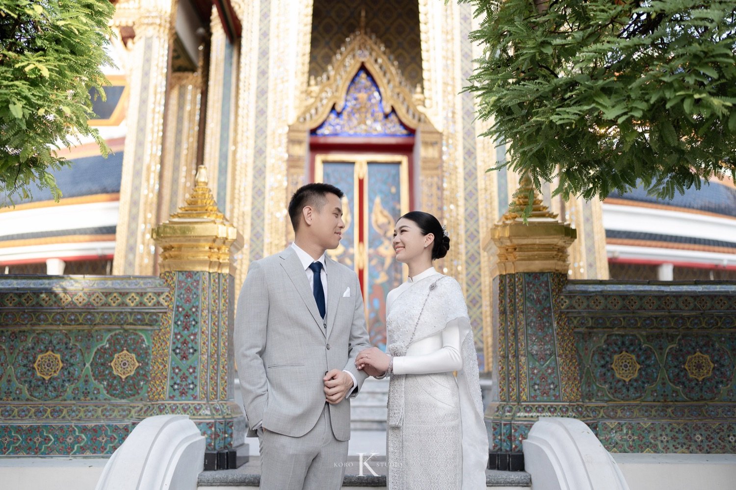 ถ่ายภาพงานแต่งงานที่วัดราชบพิธฯ: ความสง่างามที่เรียบง่ายและเต็มไปด้วยความสุข 26 pear thailand wedding photos wat ratchabophit 39 ถ่ายภาพงานแต่งงานที่วัดราชบพิธฯ: ความสง่างามที่เรียบง่ายและเต็มไปด้วยความสุข